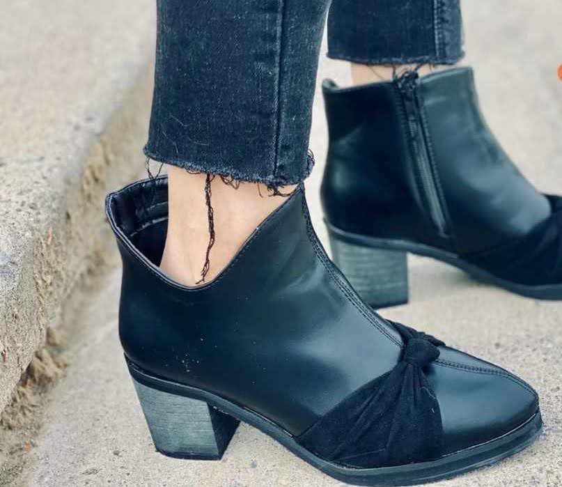 Botin Mujer taco negro Trezas