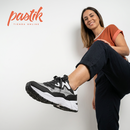 Zapatilla Mujer Monster Negra/Blanco | Calzado Brasileño - Pastik.cl
