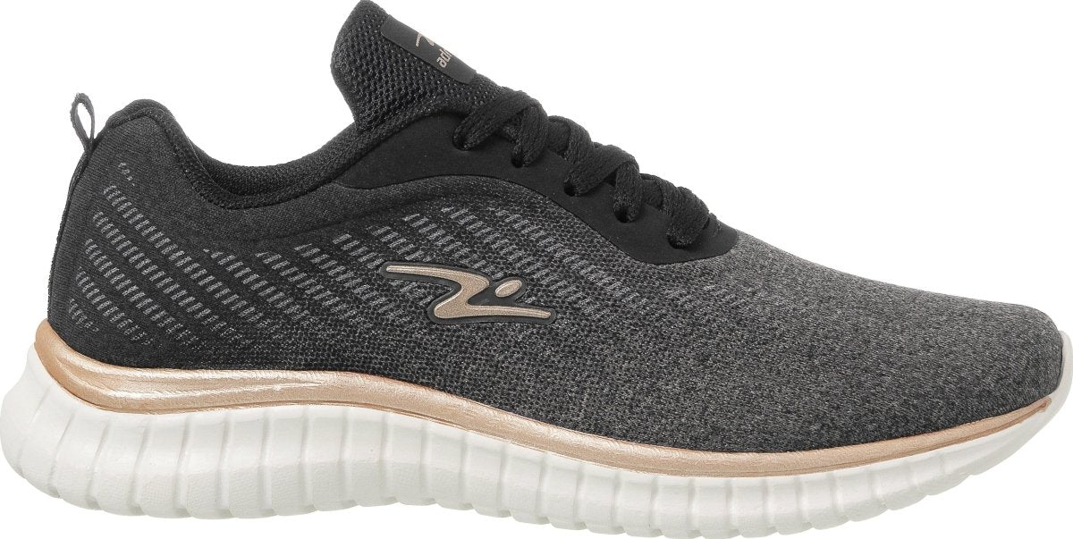 Zapatillas deportivas para mujer en negro y bronce de la marca Pastikcl, con diseño moderno y suela cómoda.