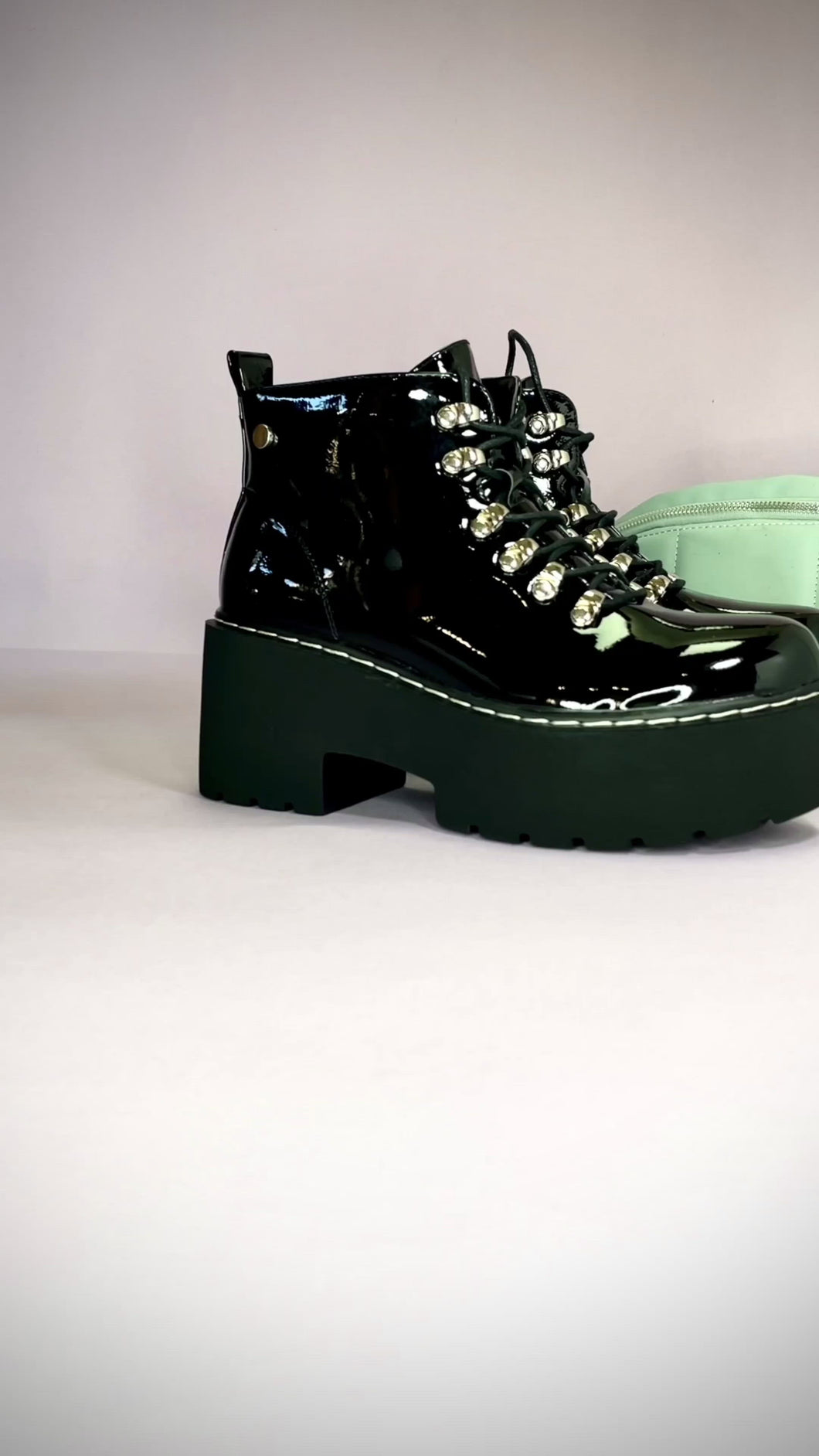 Botín Charol Cordones  Plataforma Cuña Negro  N12