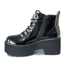 Cargar imagen en el visor de la galería, Botín Charol Cordones Plataforma Cuña Negro N12 - Pastik.cl
