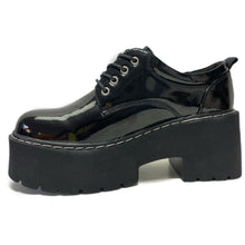 Cargar imagen en el visor de la galería, Botín Charol Negro Cordones - Pastik.cl

