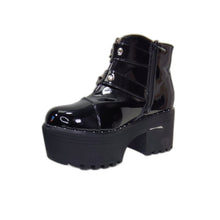 Cargar imagen en el visor de la galería, Botin Plataforma Charol Negro Estrellas - Pastik.cl
