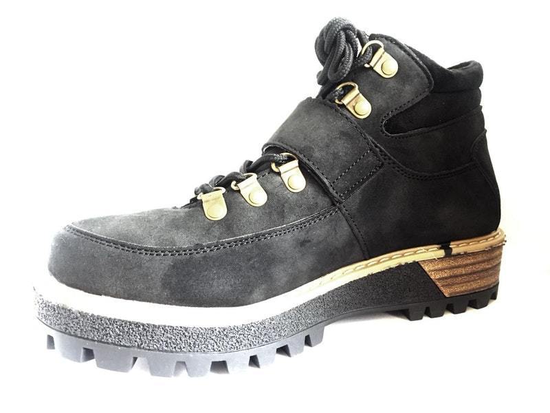 Botin velcro negro - Pastik.cl