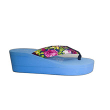 Cargar imagen en el visor de la galería, Sandalia Plataforma Playa Celeste Flores - Pastik.cl
