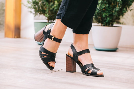 sandalia taco negro- tom - Pastik.cl