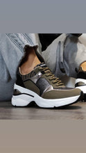 Cargar imagen en el visor de la galería, Zapatilla Analí Verde Militar - Pastik.cl
