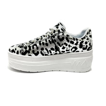 Cargar imagen en el visor de la galería, Zapatilla Cami Silver Print- MININAS - Pastik.cl

