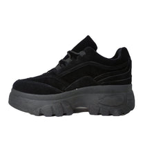 Cargar imagen en el visor de la galería, Zapatilla chunky 18 negra gamuza - Pastik.cl
