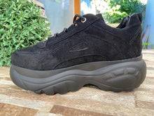Cargar imagen en el visor de la galería, zapatilla dad 19028 negro gamuza - Pastik.cl
