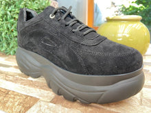 Cargar imagen en el visor de la galería, zapatilla dad 19028 negro gamuza - Pastik.cl
