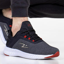 Cargar imagen en el visor de la galería, ZAPATILLA HOMBRE NEGRO ROJO 8805. - Pastik.cl

