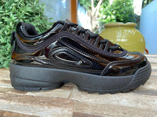 Cargar imagen en el visor de la galería, Zapatilla Lola charol 001 - Pastik.cl

