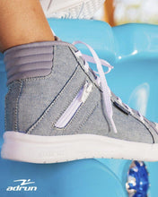 Cargar imagen en el visor de la galería, ZAPATILLA LONA MUJER CELESTE 9305 - Pastik.cl
