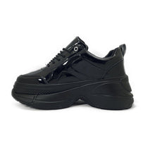 Cargar imagen en el visor de la galería, Zapatilla Lula Negro Charol - MININAS-CAJA 12 PARES (36 AL 41) - Pastik.cl
