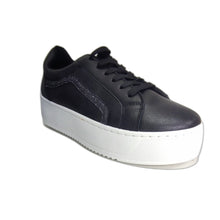 Cargar imagen en el visor de la galería, Zapatilla patlaforma negra suela blanca brillo 286 - Pastik.cl
