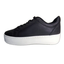 Cargar imagen en el visor de la galería, Zapatilla patlaforma negra suela blanca brillo 286 - Pastik.cl
