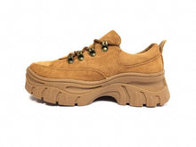 Cargar imagen en el visor de la galería, Zapatilla Plataforma Gamuza Camel - Pastik.cl
