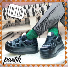 Cargar imagen en el visor de la galería, Zapatilla Plataforma Negro - Pastik.cl
